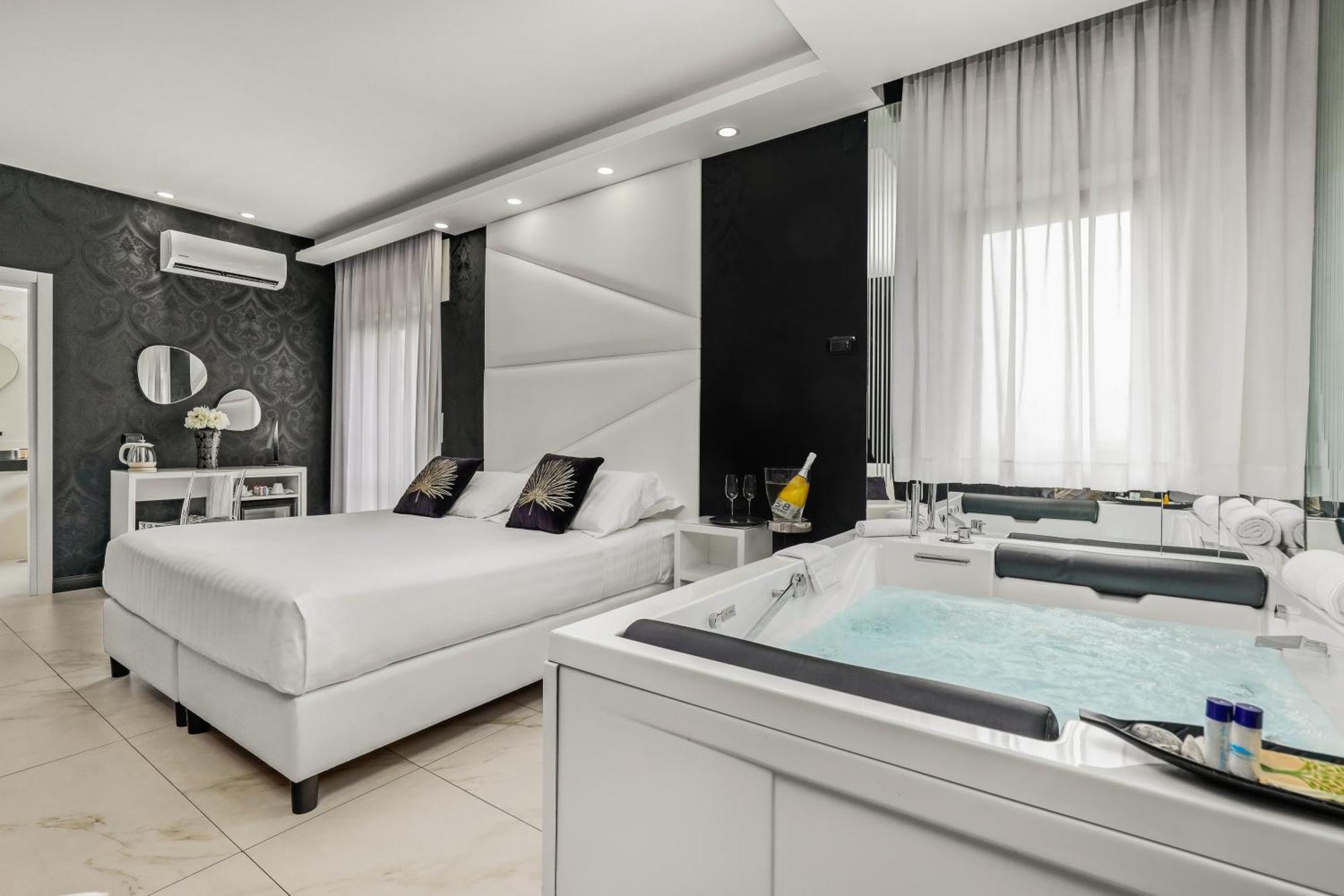 Reggia Suite Spa Hotel Caserta Esterno foto