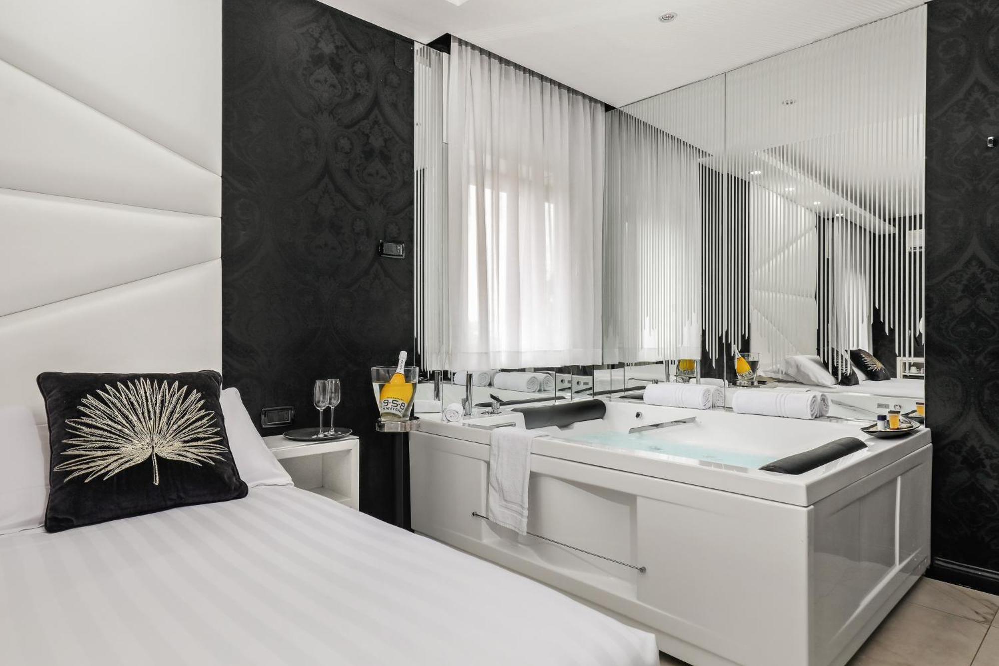 Reggia Suite Spa Hotel Caserta Esterno foto